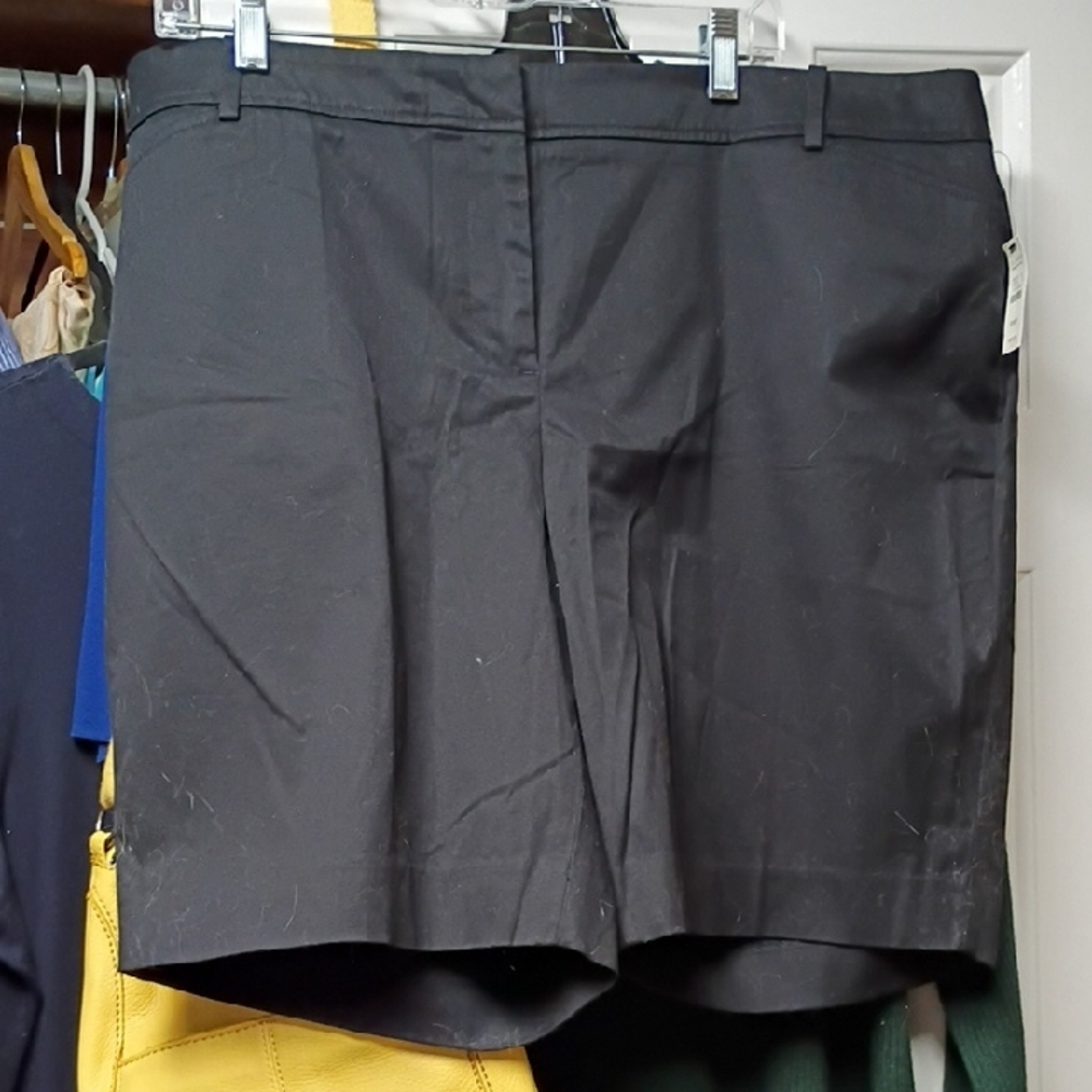 Talbots Women's Black Bermuda Shorts